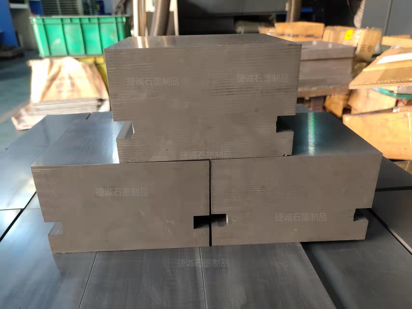 軟連接石墨塊，軟連接石墨電極，銅箔軟連接石墨治具，焊接成型石墨電極，銅箔軟連接石墨治具，軟連接石墨塊生產(chǎn)廠家，抗氧化石墨塊